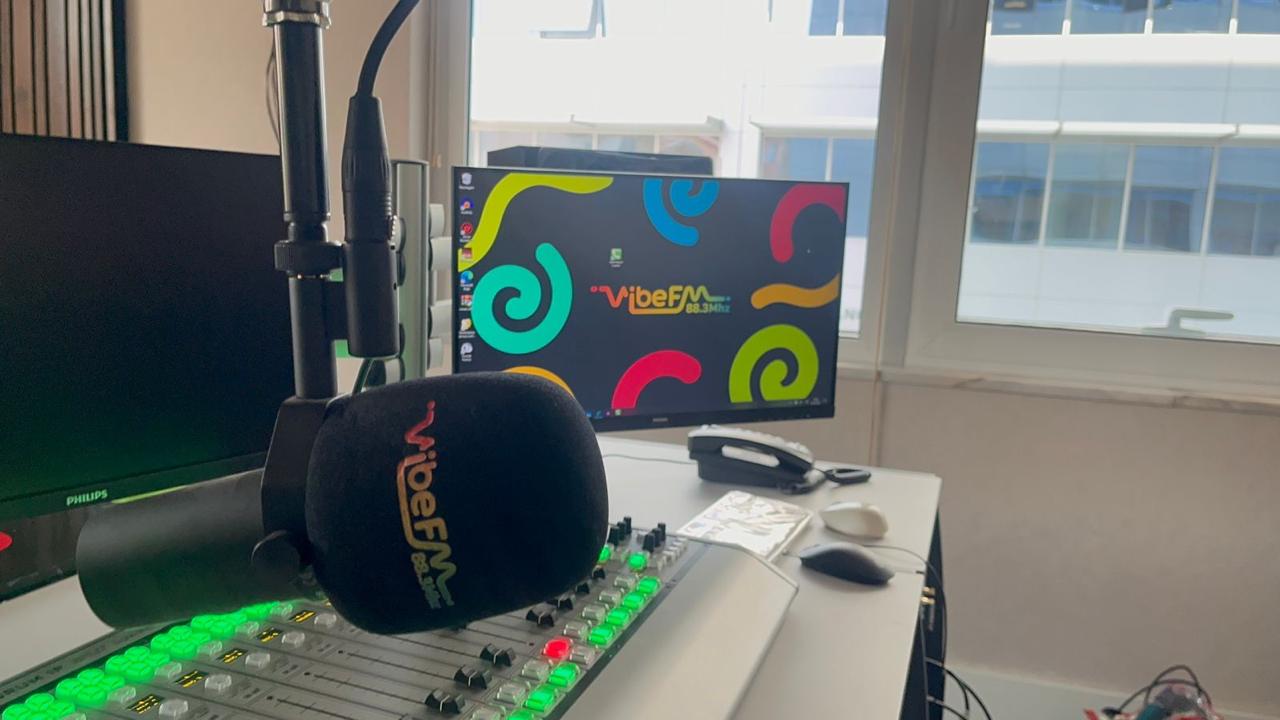 Estúdio Vibe FM — Tecnologia broadcast